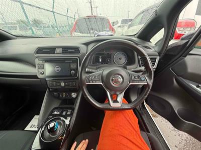 2019 Nissan Leaf - Thumbnail