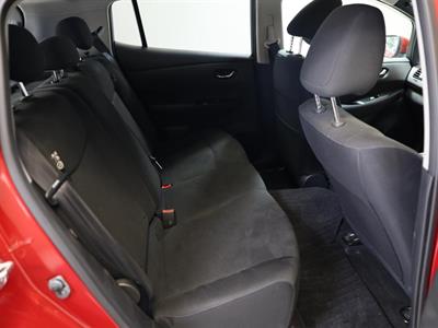 2016 Nissan Leaf - Thumbnail