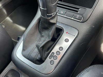 2011 Volkswagen Tiguan - Thumbnail