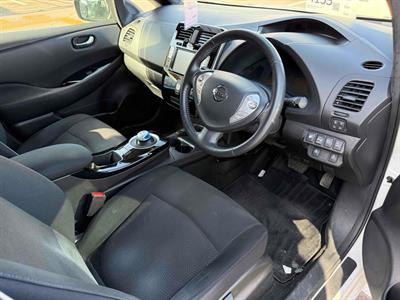 2016 Nissan Leaf - Thumbnail