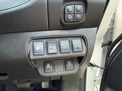 2016 Nissan Leaf - Thumbnail