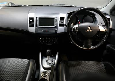 2012 Mitsubishi Outlander - Thumbnail