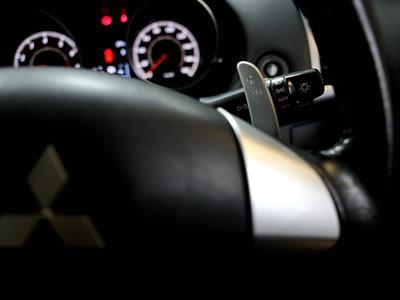 2012 Mitsubishi Outlander - Thumbnail