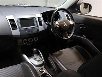 2012 Mitsubishi Outlander - Thumbnail