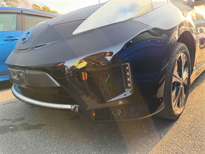 2016 Nissan Leaf - Thumbnail