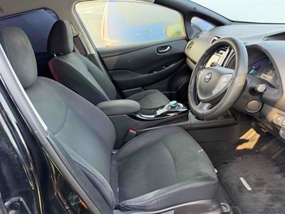 2016 Nissan Leaf - Thumbnail