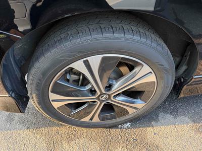 2016 Nissan Leaf - Thumbnail