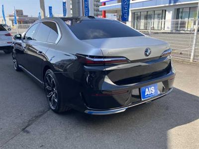 2023 BMW I7 - Thumbnail