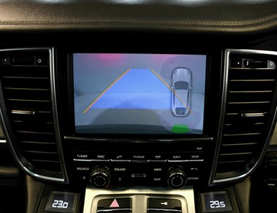 2010 Porsche PANAMERA - Thumbnail