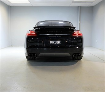 2010 Porsche PANAMERA - Thumbnail