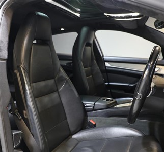 2010 Porsche PANAMERA - Thumbnail
