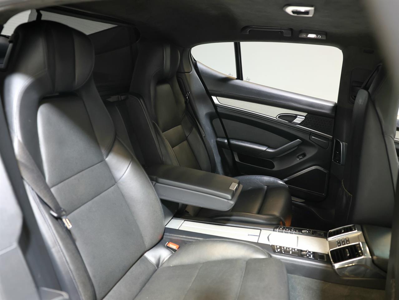 2010 Porsche PANAMERA