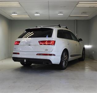 2017 Audi Q7 - Thumbnail