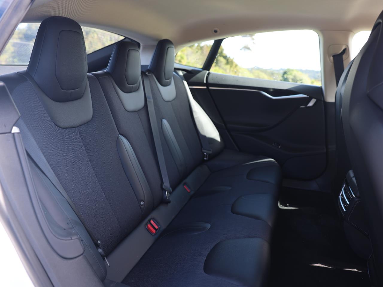 2015 Tesla Model S