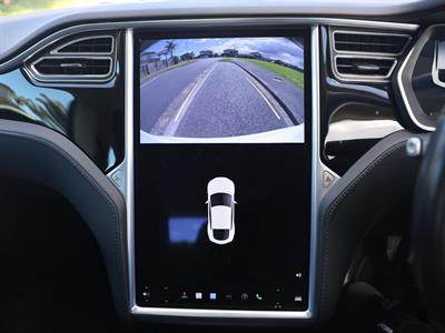 2015 Tesla Model S - Thumbnail