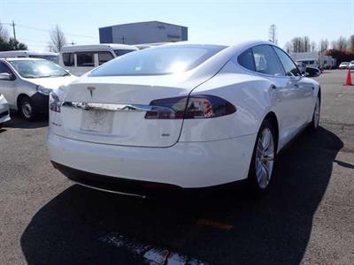 2015 Tesla Model S - Thumbnail