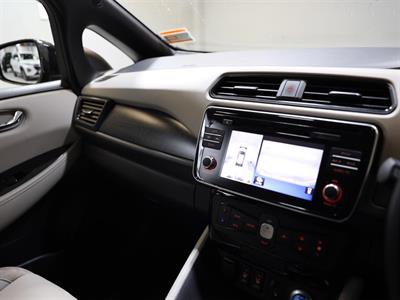 2019 Nissan Leaf - Thumbnail