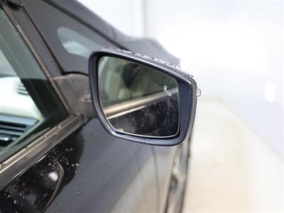 2019 Nissan Leaf - Thumbnail