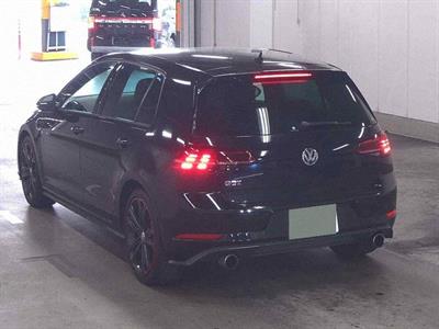2019 Volkswagen Golf - Thumbnail