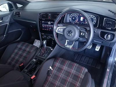 2019 Volkswagen Golf - Thumbnail