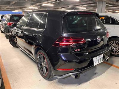 2019 Volkswagen Golf - Thumbnail