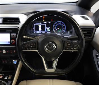 2017 Nissan Leaf - Thumbnail