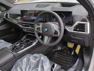 2025 BMW X7 - Thumbnail