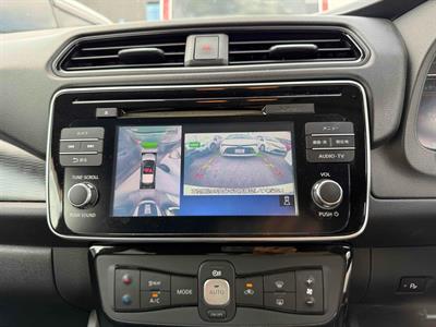 2018 Nissan Leaf - Thumbnail