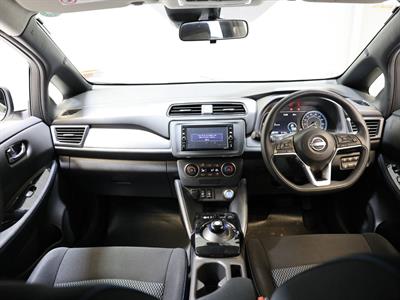 2021 Nissan Leaf - Thumbnail