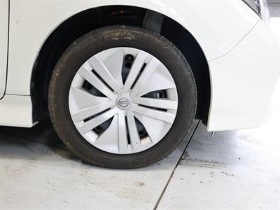 2021 Nissan Leaf - Thumbnail