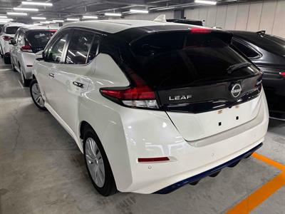 2021 Nissan Leaf - Thumbnail