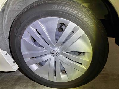 2021 Nissan Leaf - Thumbnail