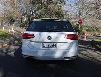 2018 Volkswagen Passat - Thumbnail
