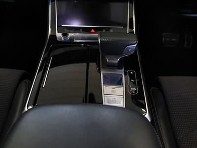 2018 Audi Q8 - Thumbnail