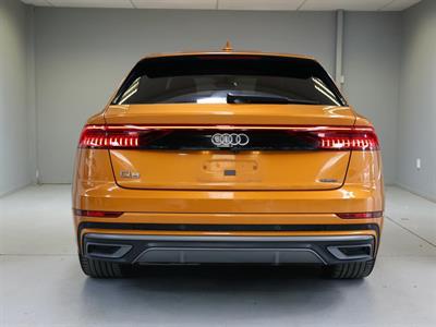 2018 Audi Q8 - Thumbnail