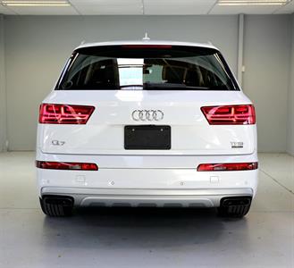 2016 Audi Q7 - Thumbnail