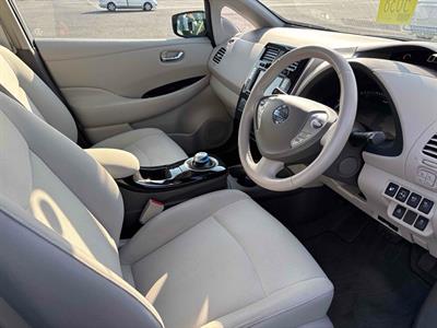 2016 Nissan Leaf - Thumbnail