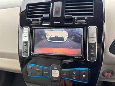 2016 Nissan Leaf - Thumbnail