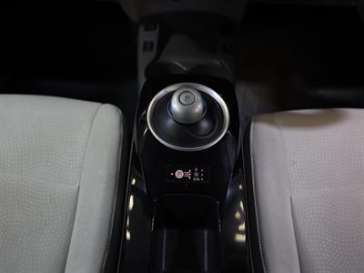 2014 Nissan Leaf - Thumbnail