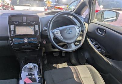 2016 Nissan Leaf - Thumbnail