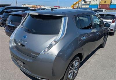 2016 Nissan Leaf - Thumbnail
