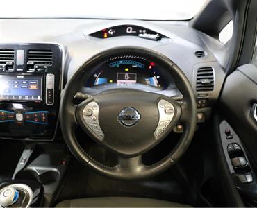 2016 Nissan Leaf - Thumbnail