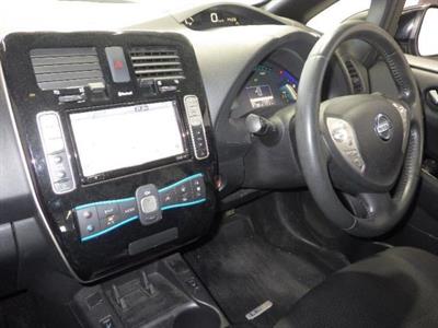 2016 Nissan Leaf - Thumbnail