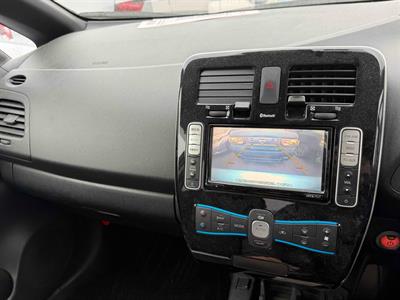 2016 Nissan Leaf - Thumbnail