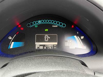 2016 Nissan Leaf - Thumbnail
