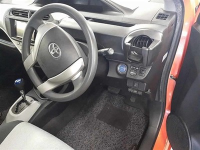 2013 Toyota Aqua - Thumbnail