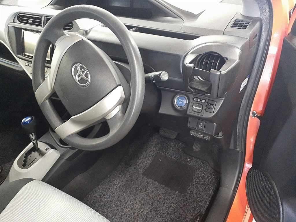 2013 Toyota Aqua