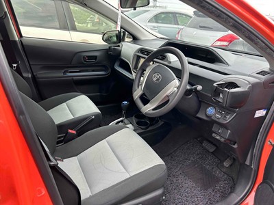 2013 Toyota Aqua - Thumbnail
