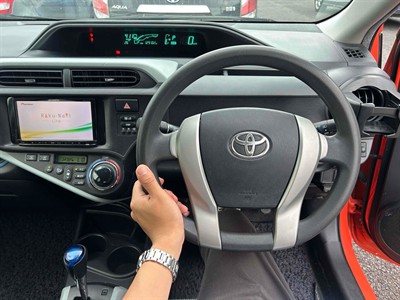 2013 Toyota Aqua - Thumbnail