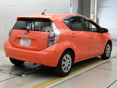 2013 Toyota Aqua - Thumbnail